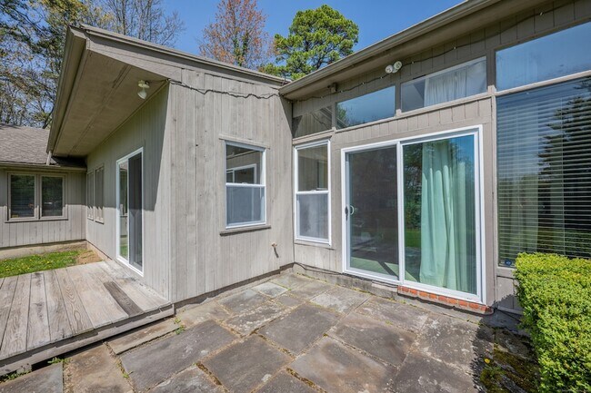 Building Photo - 23 Vine Hill Rd