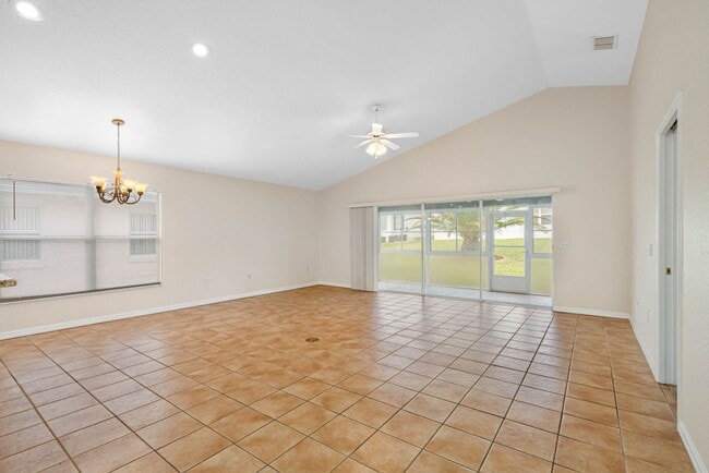 Building Photo - 3063 Westmoreland Dr