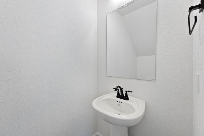Building Photo - 21118 Medina River Dr