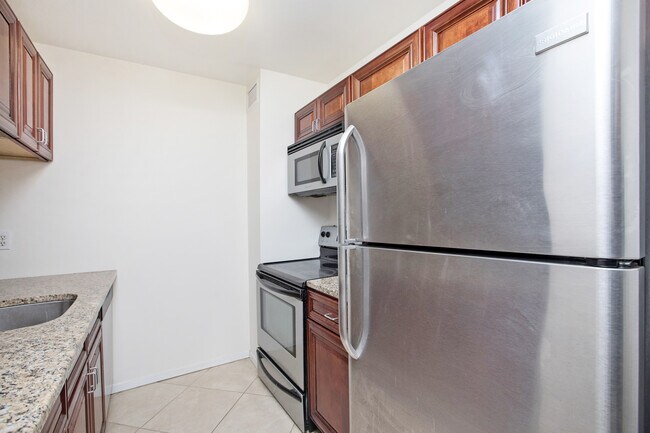 Building Photo - 25 Rockledge Ave