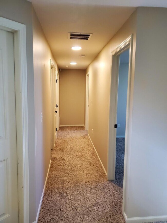 Building Photo - Pristine luxury Home in North Andover Neig...
