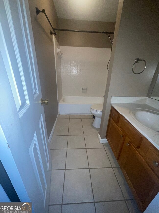 Building Photo - 2539 Oakridge Pl