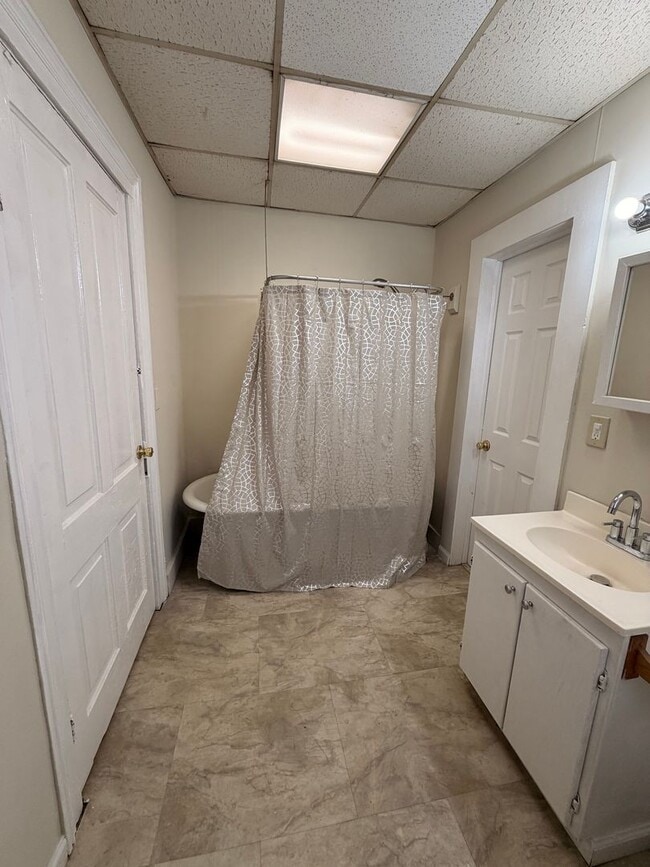 Building Photo - 1300 N Broad St