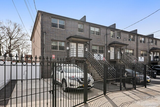 Building Photo - 4828 Barnes Ave