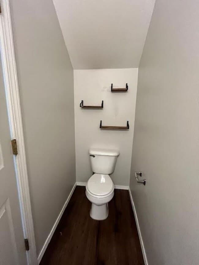 Building Photo - $500 Off first full month!!  3 Bedroom 2.5...