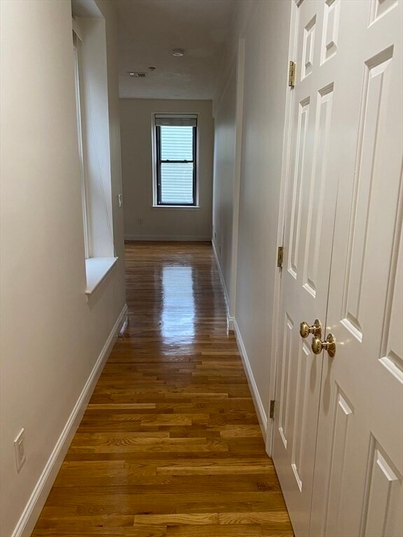 Building Photo - 1008 Bennington St