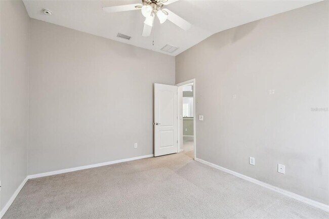 Building Photo - 15807 Leatherleaf Ln