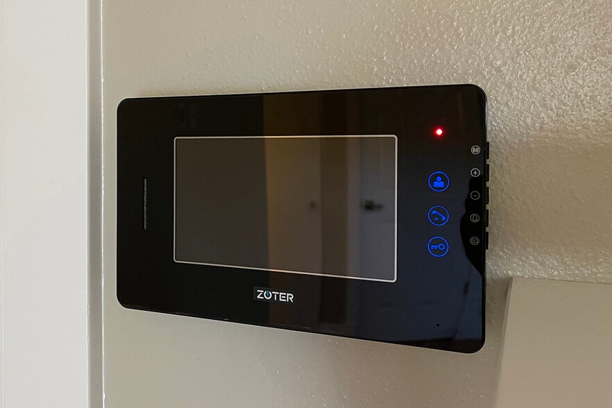 Building Photo - 8 SE 136th Ave