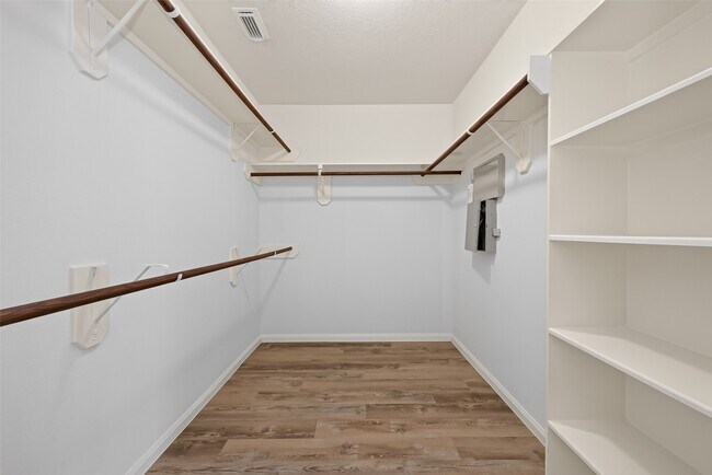 Building Photo - 7218 Fox Hall Ln