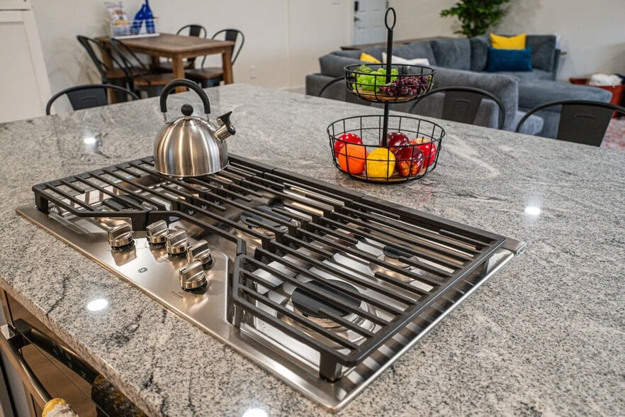 Building Photo - 70 Lake Ave