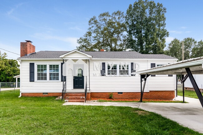 Building Photo - 601 Gann St