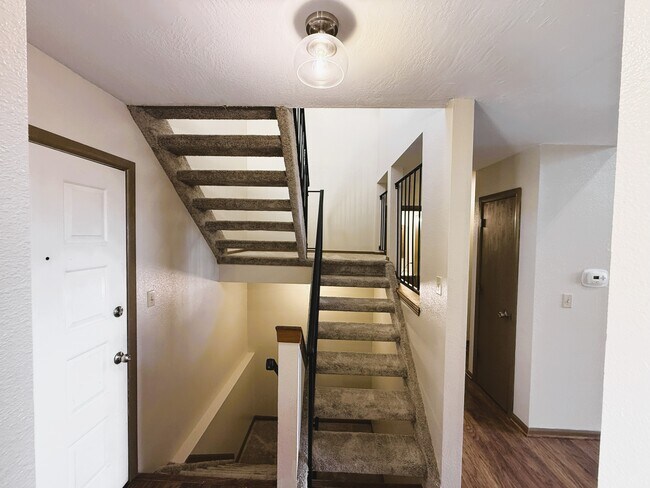 Building Photo - 7522 Madrid ct