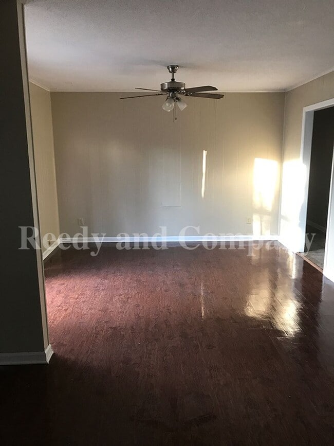 Building Photo - 5021 Appleville St