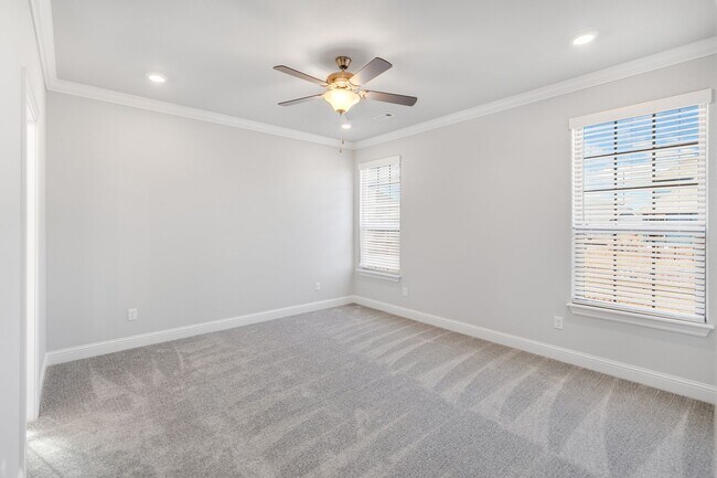 Building Photo - 500 Piper Ln