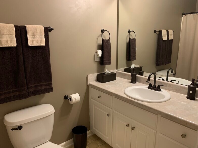 Building Photo - 1866 Whitley Rd