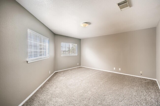 Building Photo - 4BR/2.5 Bath near the San Antonio Medical Center!!!