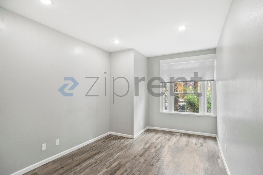 Building Photo - 1202 Adeline St