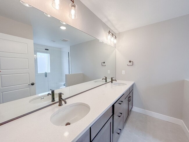 Building Photo - Brookfield Home Available in North Central...