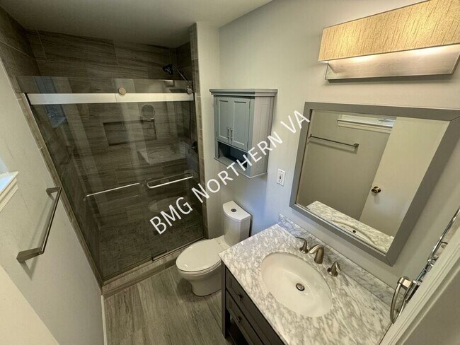 Building Photo - 5406 Gainsborough Dr