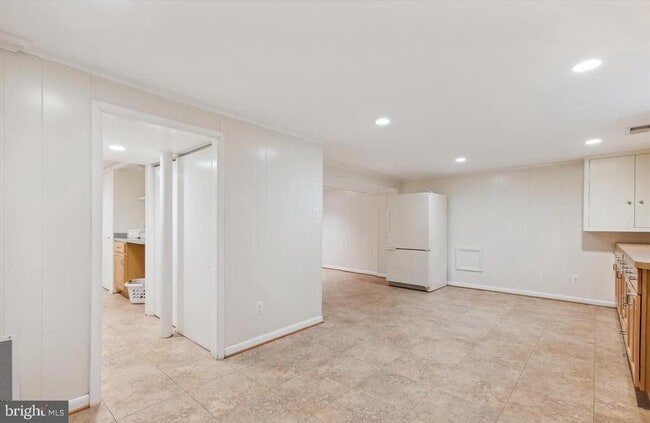 Building Photo - 7202 Heights Ct