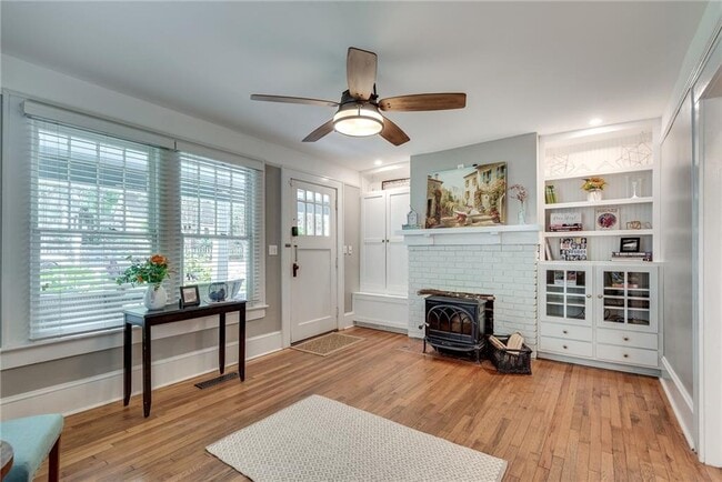 Building Photo - 953 Gilbert St SE