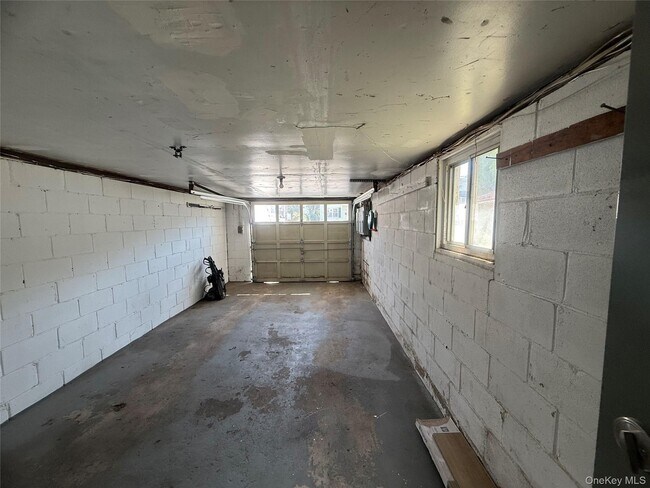 Building Photo - 55 Hickory Rd