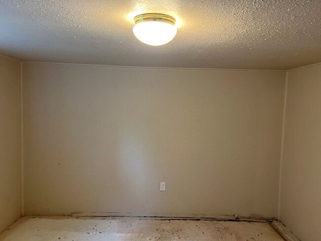 Building Photo - 2Bd/1Ba Single Story House w/ Basement - A...