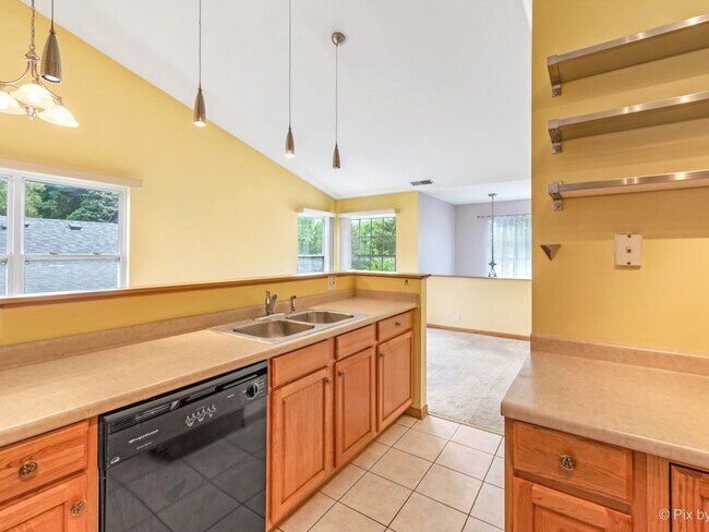 Building Photo - 4909 Spencer Ave