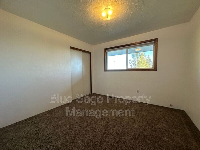 Building Photo - 421 Reservoir Rd