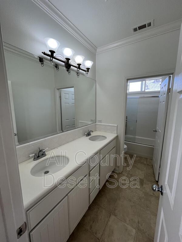 Building Photo - 16826 Clovergreen Ln