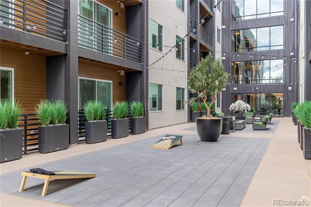 Building Photo - 2876 W 53rd Ave