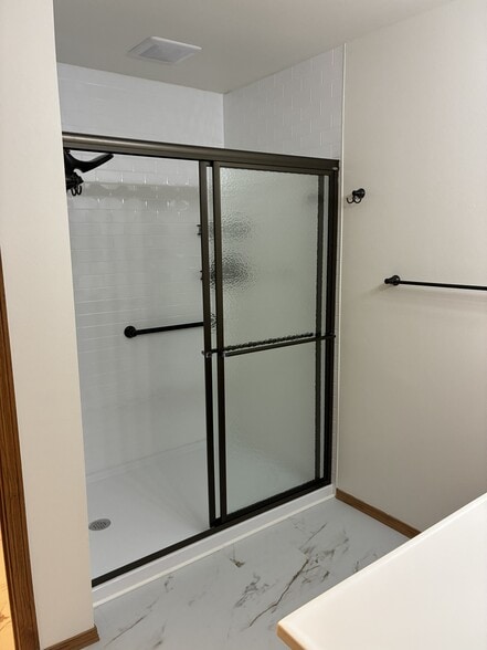 Building Photo - 925 Sky Ridge Dr