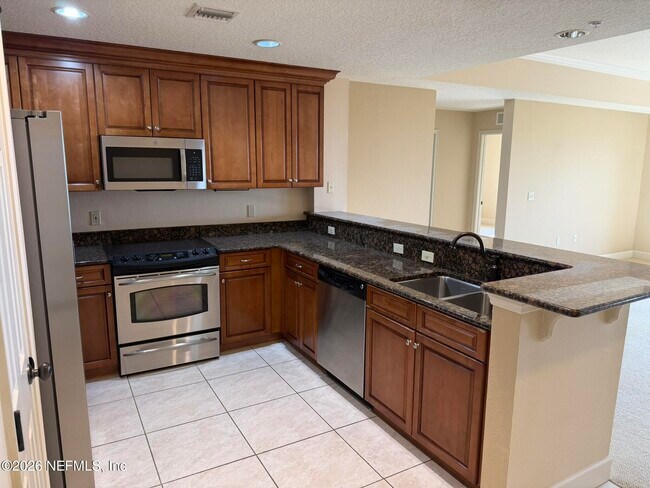 Building Photo - 1478 Riverplace Blvd