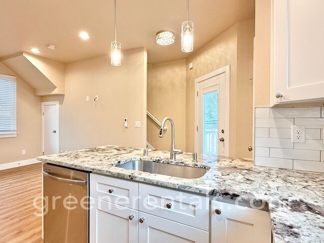 Building Photo - Modern 1-Bedroom Home with Yard, Deck & Ca...