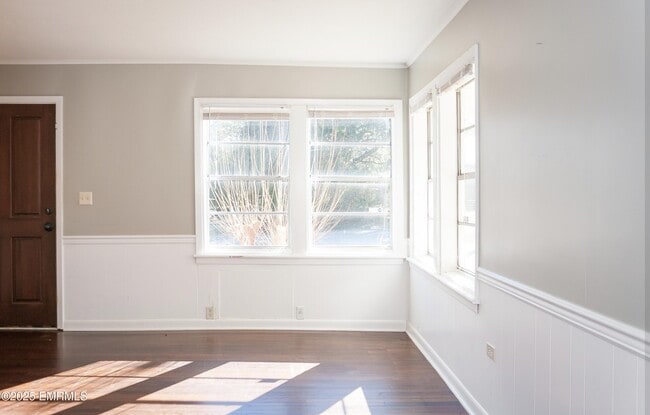 Building Photo - 104 Bingham Ave