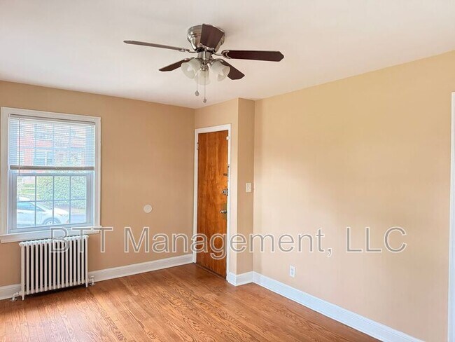 Building Photo - 8401 Greenwood Ave