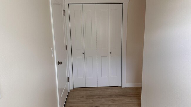 Building Photo - 123 9th Ave