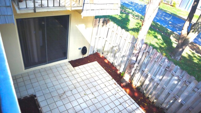 Building Photo - 194 Lake Arbor Dr