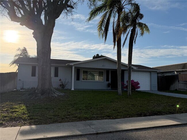 Building Photo - 3711 Blackhawk Dr