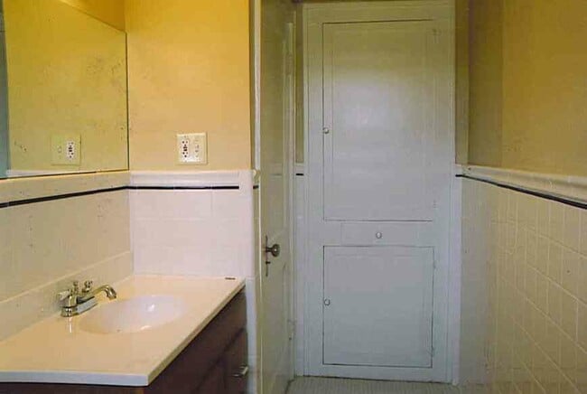 Building Photo - 1118 Autrey Street, Unit 4