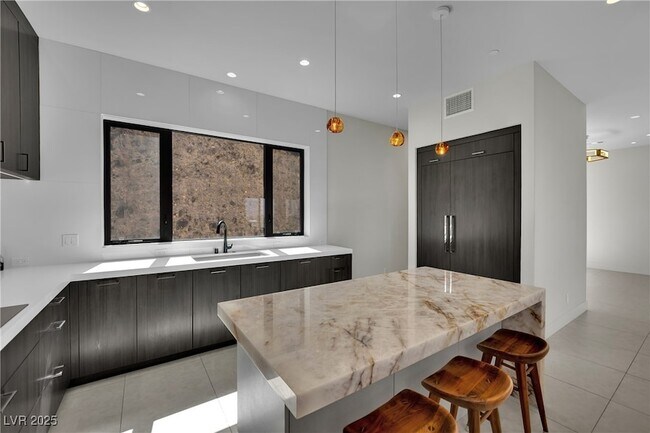 Building Photo - 378 Tranquil Peak Ct