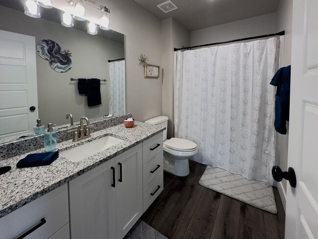 Building Photo - Refined 3-Bedroom Townhome in Sugar City | Spacious Layout, 2-Car Garage & Modern Finishes