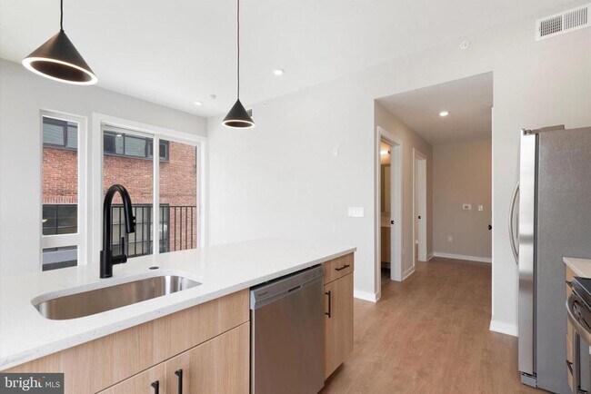 Building Photo - 308 W Chelten Ave