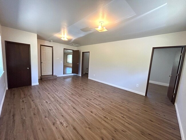 Building Photo - Updated 3+ bedroom 2 bath home in country ...