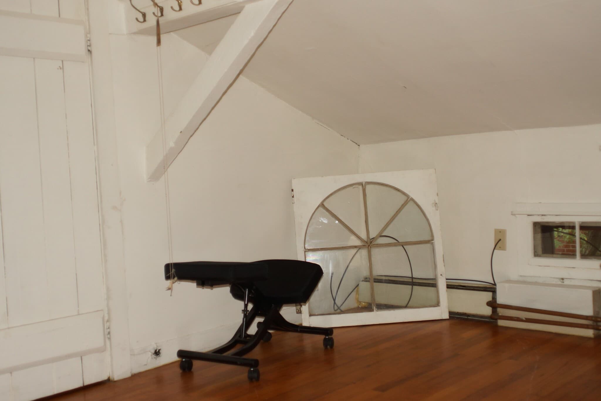 Building Photo - 1150 Chapel St