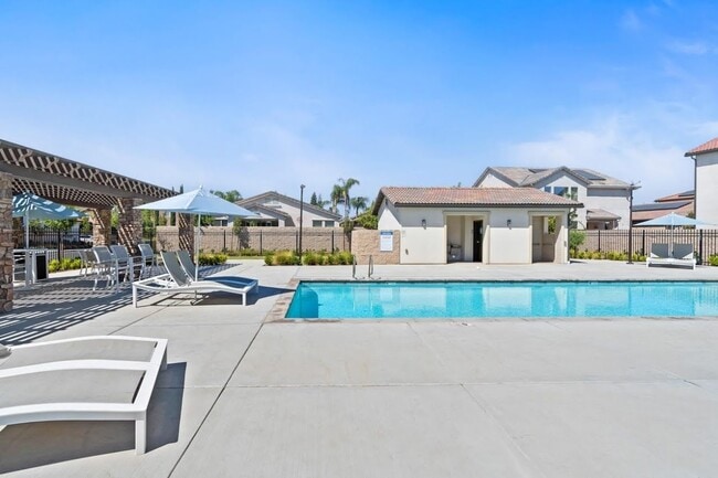 Building Photo - 1383 E Via Azzurra Way