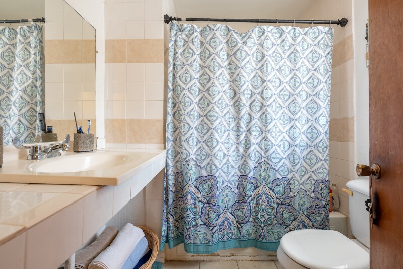 Building Photo - 2400 Annette St