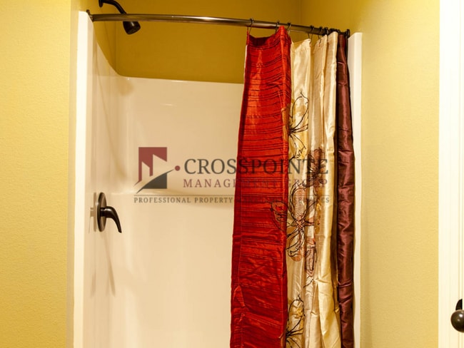 Building Photo - Coming Soon! 3 Bed 2 Bath Townhome in Serene West Tyler!