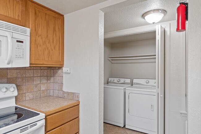 Building Photo - 115 Rhonda Dr