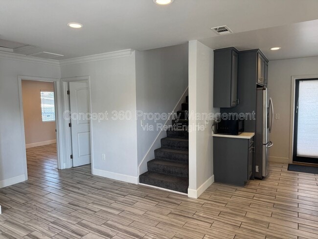 Building Photo - 1143 W 163rd St